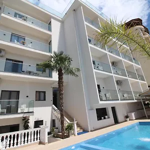 Julia 3* Sarandë